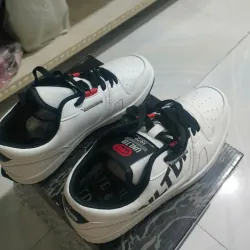 Ví nữ và giày unisex size 39. Còn mới 100% do không có nhu cầu sử dụng nên mình thanh lý 578026