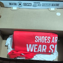 Hộp và Túi đựng giày converse classic low + 1 túi converse đỏ. 504928