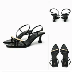 Guốc Zara- sz 36( auth) . like new 95%. Dùng 1 lần ạ. 