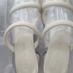 Guốc, cao gót 7p size 225 (36,5) màu kem như hình 1028796