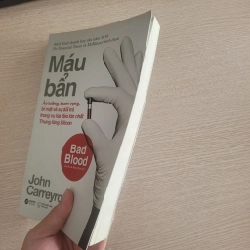 Máu bẩn - John Carreyrou