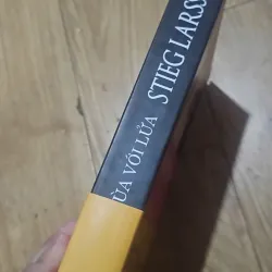 Cô gái đùa với lửa - Stieg Larsson, Mới 90% (KimT/BCB) 957471