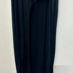 Đầm dài đen, khoét trước đùi (dưới 45 kgs) 1018685