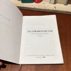 II Văn Hoá Việt: Tục Cưới Hỏi Ở Việt Nam - Bùi Xuân Mỹ, Phạm Minh Thảo - 2004 780158