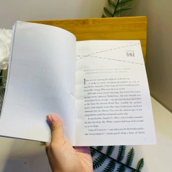 [Sách 2hand từ US] Like new 90% - A Night Divided của Jennifer A. Nielsen 474512