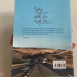 Hồi ký du lịch Ngày mai vẫn là tuổi trẻ + bookmark và postcard còn mới 462154