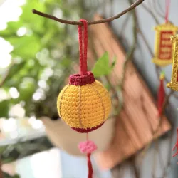 Đèn lồng mini làm bằng len trang trí không gian ngày Tết thêm rực rỡ  762764