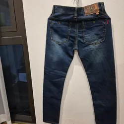 Quần jeans dài nữ Made In Vietnam (sz 28) chính hãng (đã qua sử dụng) 738196