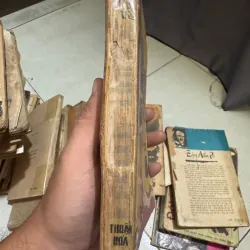 Tiểu thuyết lịch sử Huế 1885  1011048