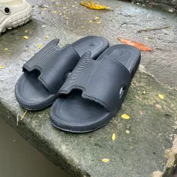 Dép quai ngang nguyên khối màu đen size 41 607807