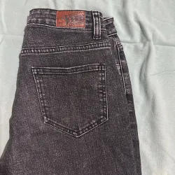 Quần Jean Yody size 26 như mới , màu đen muối tiêu  1024257