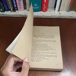 II Sách Xưa: Cuộc Phiêu Lưu Kỳ Lạ Của Carích Và Valia - Ian Lary - 1983 605987