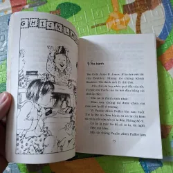 Junie B. Jones Có Con Quái Vật Dưới Gầm Giường 927033