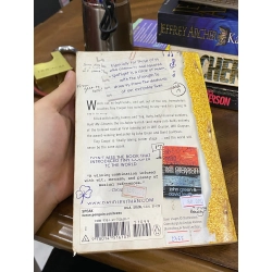 Hold Me Closer - David Levithan 518231