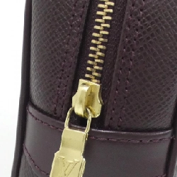 Túi xách tay Louis Vuitton Taiga Karga M30816 - Hàng hiệu Authentic 763934