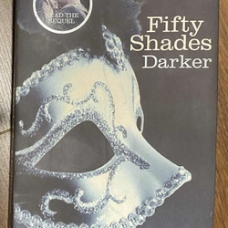 Fifty shades: Darker - Tiểu thuyết 