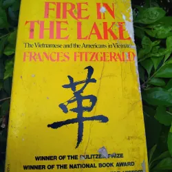 Fire in the lake của Frances Fitzgerrald 