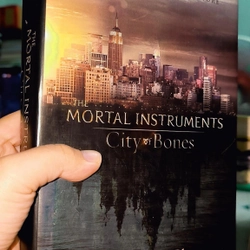 Cassandra Clare (#1 NYT Bestselling author) - City of Bones (Hardcover)