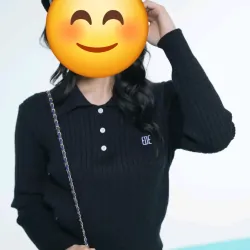 Áo len , cổ bẻ , size 45 kg - 50 kg , màu đen