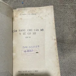 Cẩm đang cho cán bộ y tế cơ sở -240 trang  1018050
