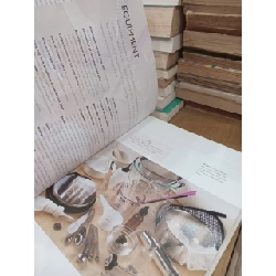 Make your own make-up - Maxine Nelson 1026892