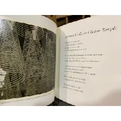 Behind Blue Eyes: Sonnets from the Vietnamese - Robert Hughes 576546