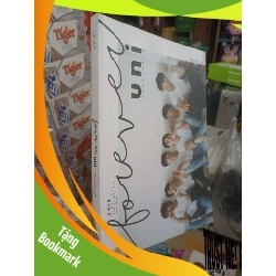 (TẶNG BOOKMARK) Forever Uni photobook 2018 mới 90% Sách tự học tiếng Anh RBK2702