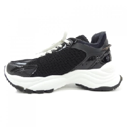 Giày sneaker dòng Run 55 của Louis Vuitton 656196