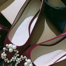 pass vài món đồ mới,còn TM,size 35,check thoải mái,vừa pass vừa tặng
 977642