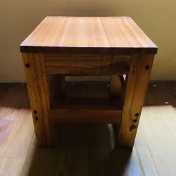 Ghế đôn gỗ vuông chắc chắn, dùng decor hoặc quán xá 1031891