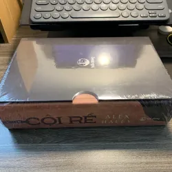 Cội rễ (nguyên seal, bìa cứng, nhũ vàng, có hộp) 792353