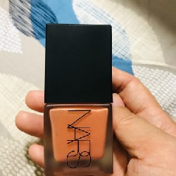 Kem má NARS màu Lustre