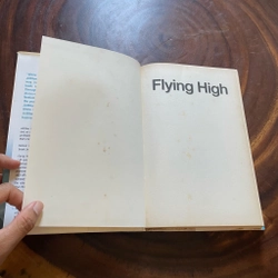 II Flying High _ Even In The World’s Most Turbulent Industry - James Wynbrandt - 2004 443189
