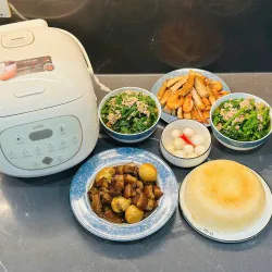Nồi cơm điện lòng gốm tự nhiên UNIE URC815 1044141