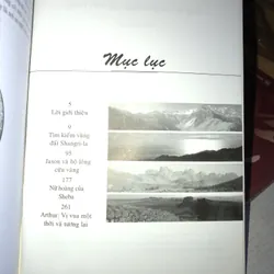 Truy tìm huyền thoại và anh hùng 700649