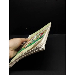 Chuyện kể về các loài vật mới 70% ố bẩn nhẹ có dấu mộc trang đầu 2005 HCM2809 Thu Lan VĂN HỌC 917259