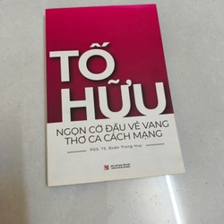 Ngọn cờ đầu vẻ vang thơ ca cách mạng