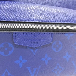 Túi đeo chéo ngoài trời Louis Vuitton Taiga Lama PM M30242 612523