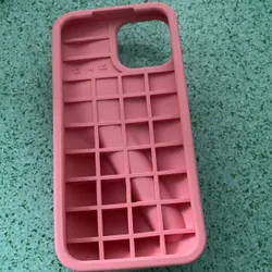 Ốp lưng Iphone 13 màu hồng kèm son dưỡng 689853