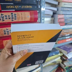 Nghịch lý và lối thoát 790883