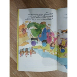 Joseph and his Coat of Many Colours - A Little Owl Book 547706