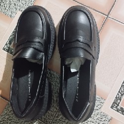 Size 37. Mình mới đi thử. Mới hoàn toàn. Mình bị rộng.  21520