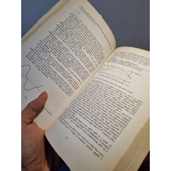 NEWNES DICTIONARY OF ELECTRONICS  - S.W. Amos & R.S. Amos 196154