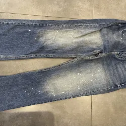 Quần jean xanh bụi