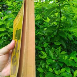 Vật lý tiến hóa luận của Albert Einstein và Leopold Infeld  1001250