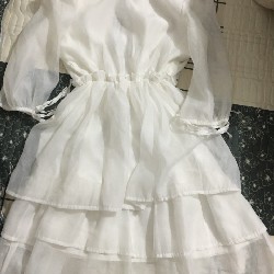Váy trắng nhẹ nhàng tiểu thư