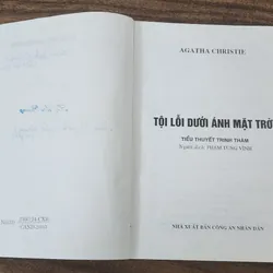 Tiểu thuyết trinh thám của nữ nhà văn Agatha Christie: TỘI LỖI DƯỚI ÁNH MẶT TRỜI (295 tr) 717886