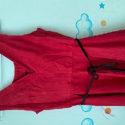 Đầm đỏ xoè kèm dây phụ kiện. Vải Nhung đẹp có co giãn tốt 