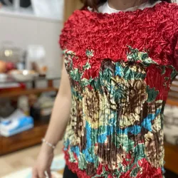 Áo khoác nữ Chanel họa tiết chữ thập đỏ xanh lớn size M 689489