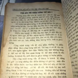 Thuật ứng xử giữa cha mẹ với con trẻ trong gia đình - Phan Kim Hương 958722